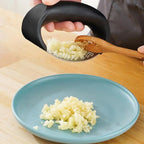 Multi-function Vegetables Squeezer Handheld Ginger Mincer Tools Rolling